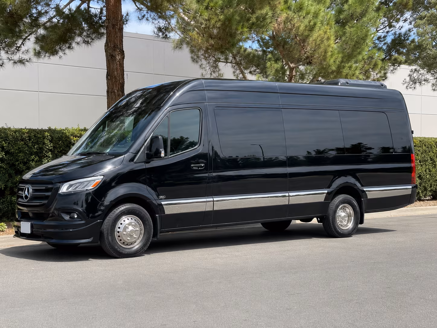 bridgeport get the whole group to the dance with bridgeport prom transportation