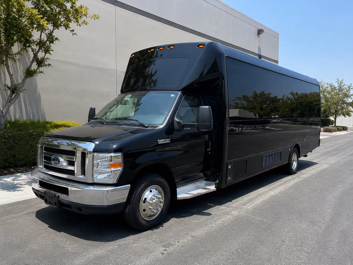 hartford charter bus rentals for hartford school field trips