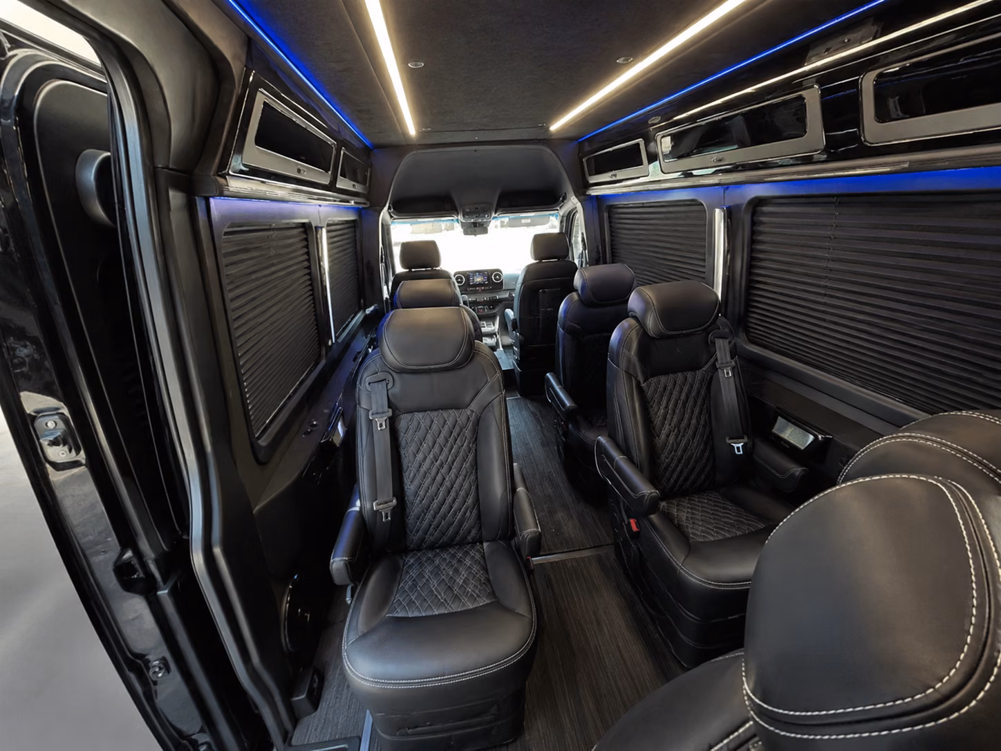 new rochelle streamlined sports team and fan group transportation in new rochelle