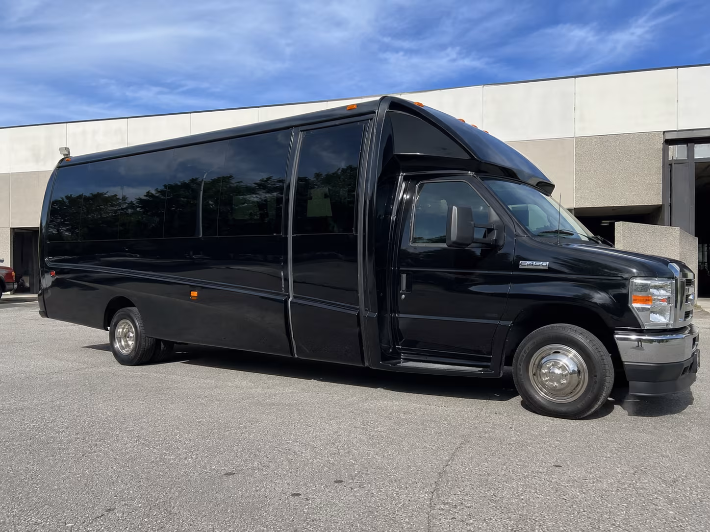 white plains streamlined business travel with white plains bus rentals